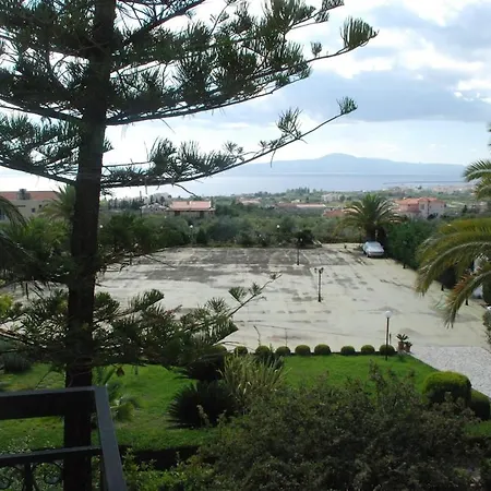 Evanthia Villa