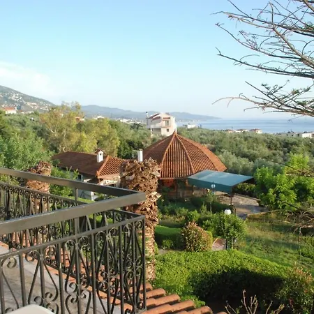 Evanthia Villa *