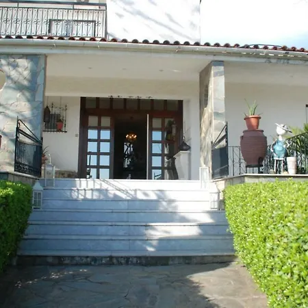 Evanthia Villa *